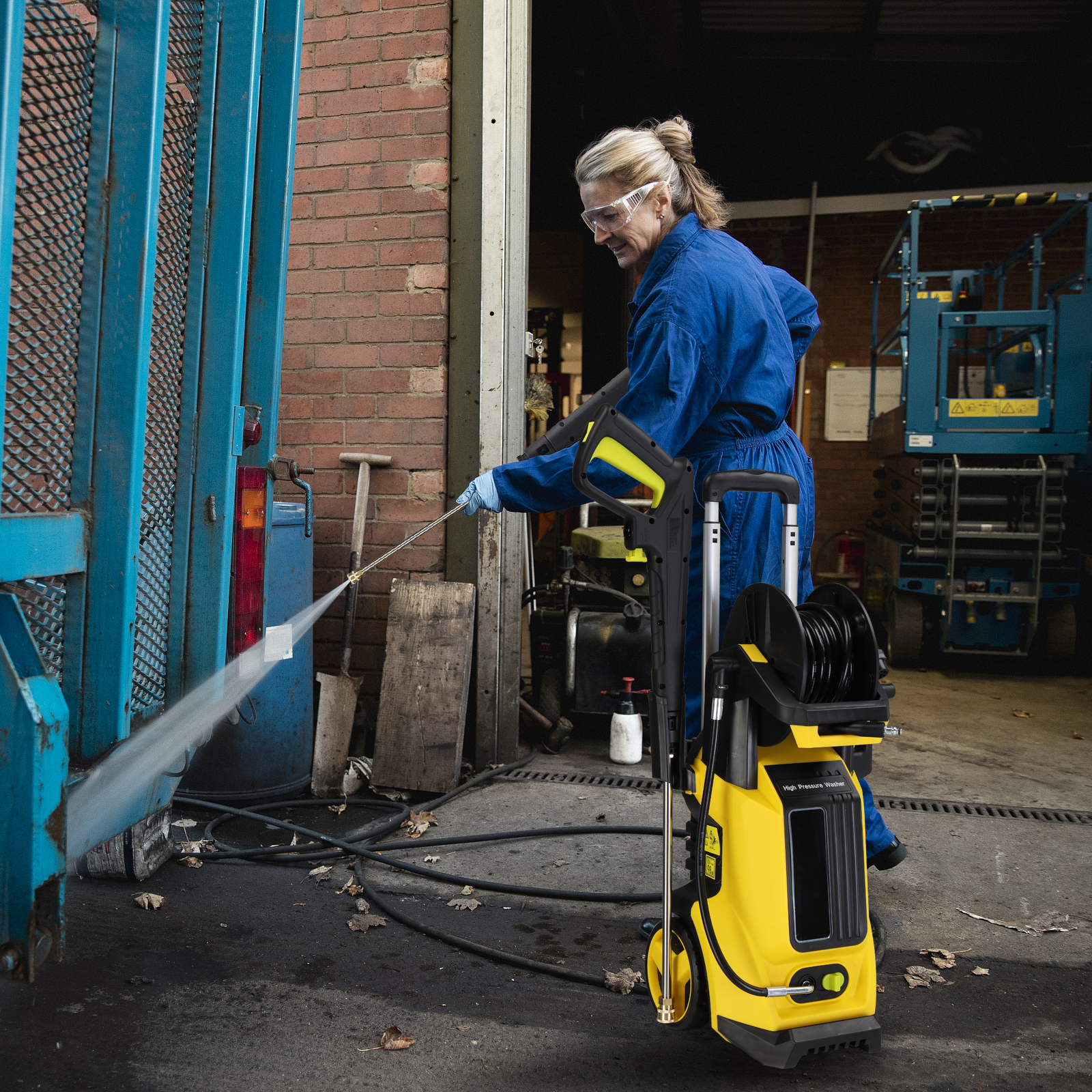 3800 PSI 1800W Electric Pressure Washer with Hose and Spray Gun view 5